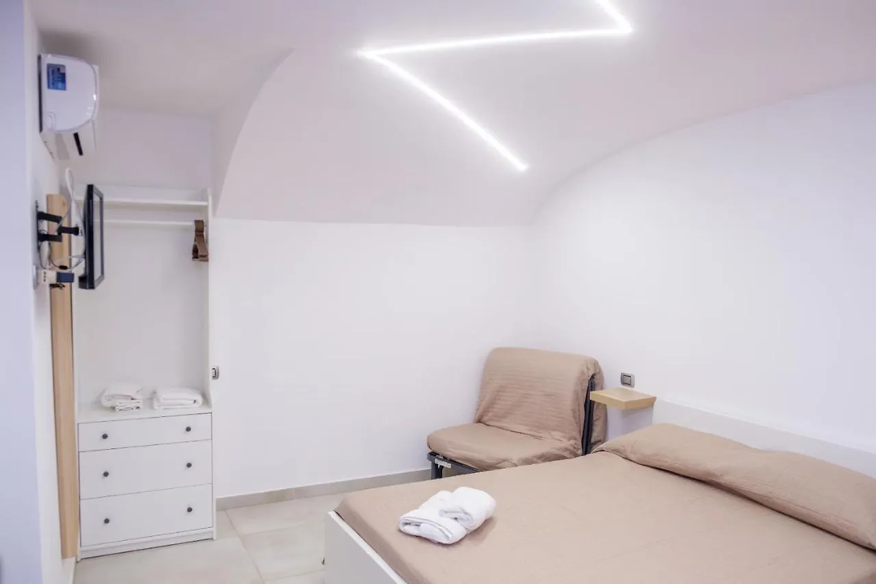 Casa Vacanze I Murales Apartment Naples Italy